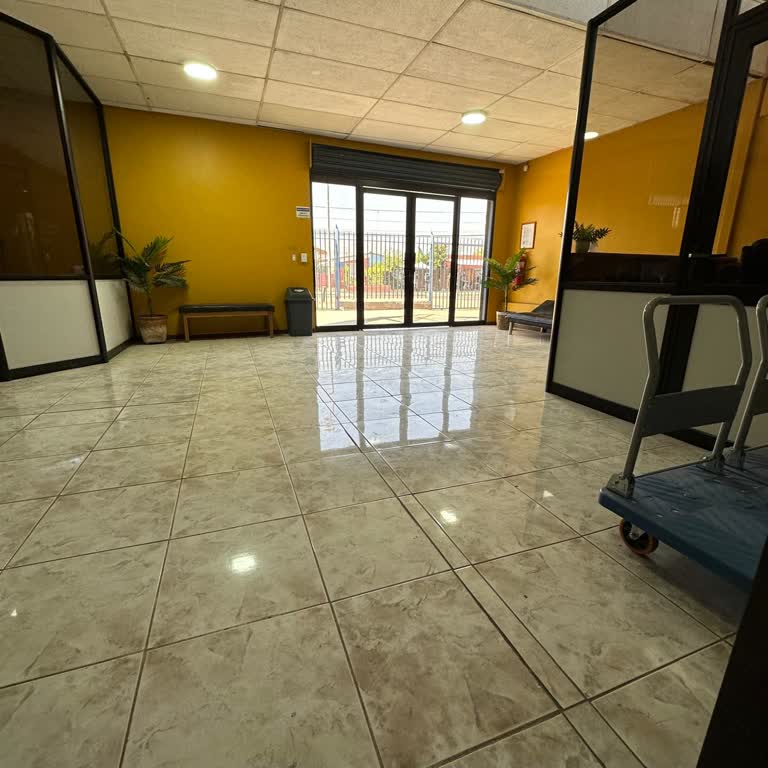 Recepción y acceso de Bodegas Puente Alto
